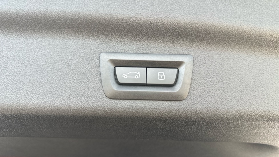 BMW iX1 150kW eDrive20 M Sport 65kWh 5dr Auto Electric Estate - Image 30