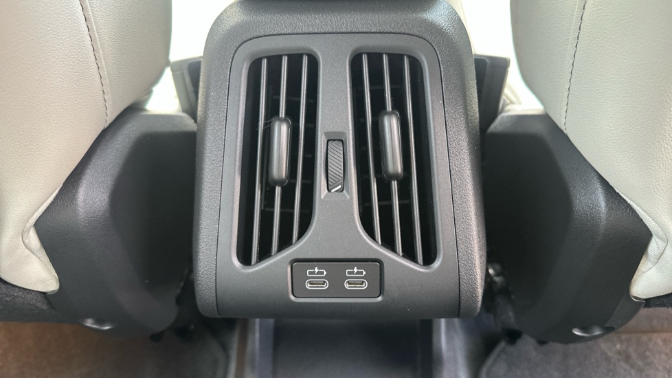 BMW iX1 150kW eDrive20 M Sport 65kWh 5dr Auto Electric Estate - Image 34