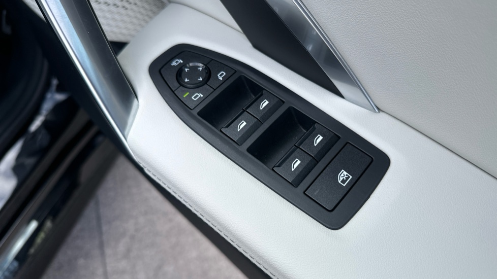 BMW iX1 150kW eDrive20 M Sport 65kWh 5dr Auto Electric Estate - Image 35