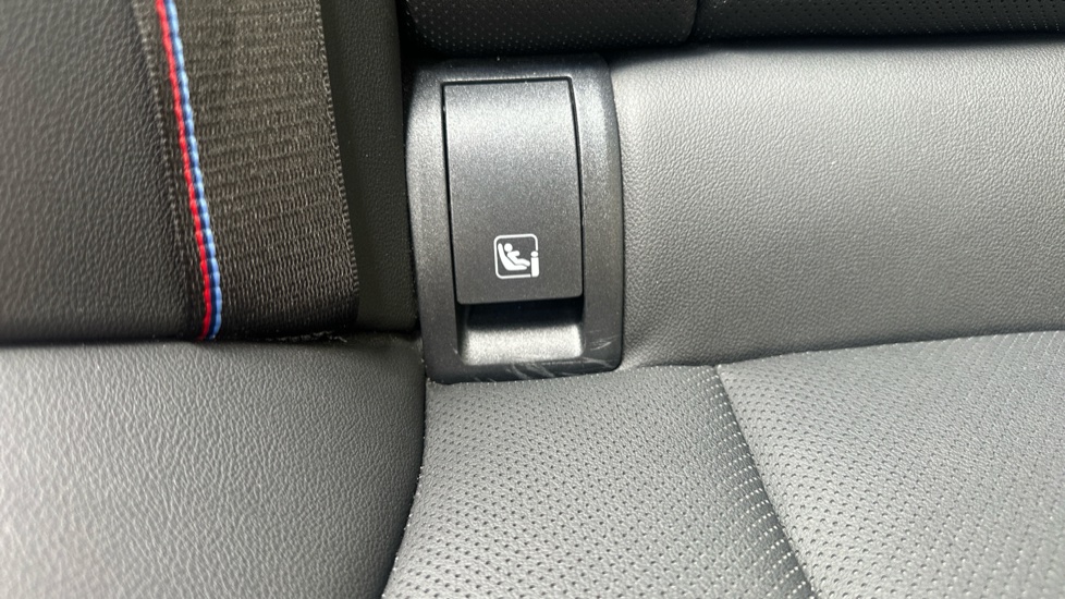 BMW 3 Series 330e 22.3 kWh M Sport 5dr Step Auto Estate - Image 30