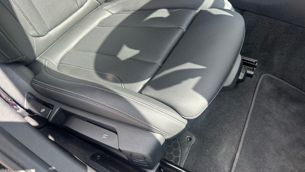 BMW 3 Series 330e 22.3 kWh M Sport 5dr Step Auto Estate - Image 33