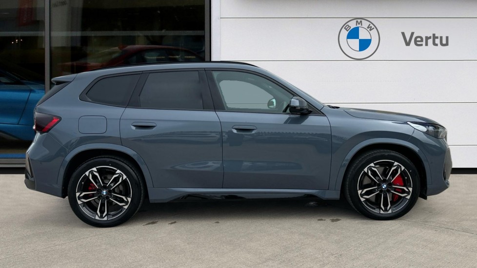 BMW iX1 150kW eDrive20 M Sport 65kWh 5dr Auto Electric Estate - Image 3