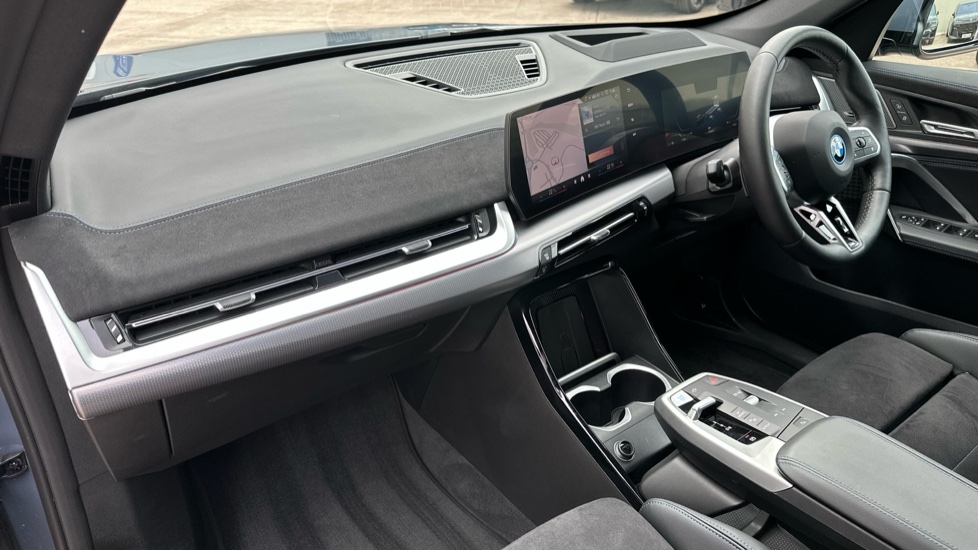 BMW iX1 150kW eDrive20 M Sport 65kWh 5dr Auto Electric Estate - Image 7