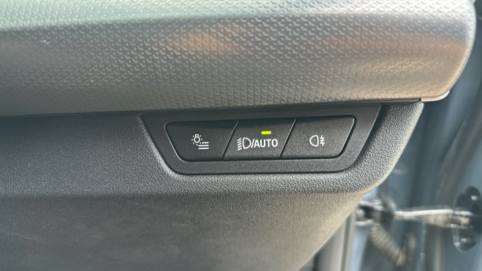 BMW iX1 150kW eDrive20 M Sport 65kWh 5dr Auto Electric Estate - Image 32