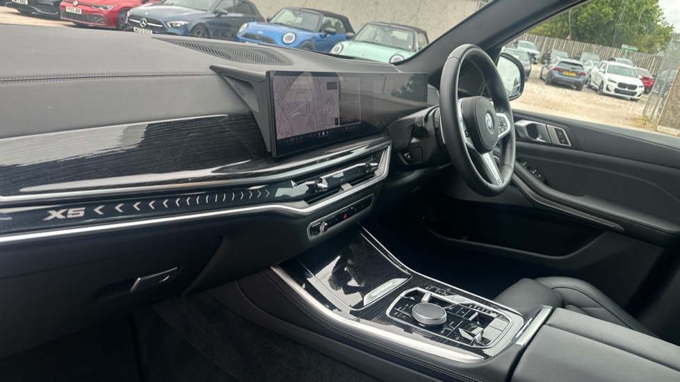 BMW X5 xDrive50e M Sport 5dr Auto Estate - Image 7