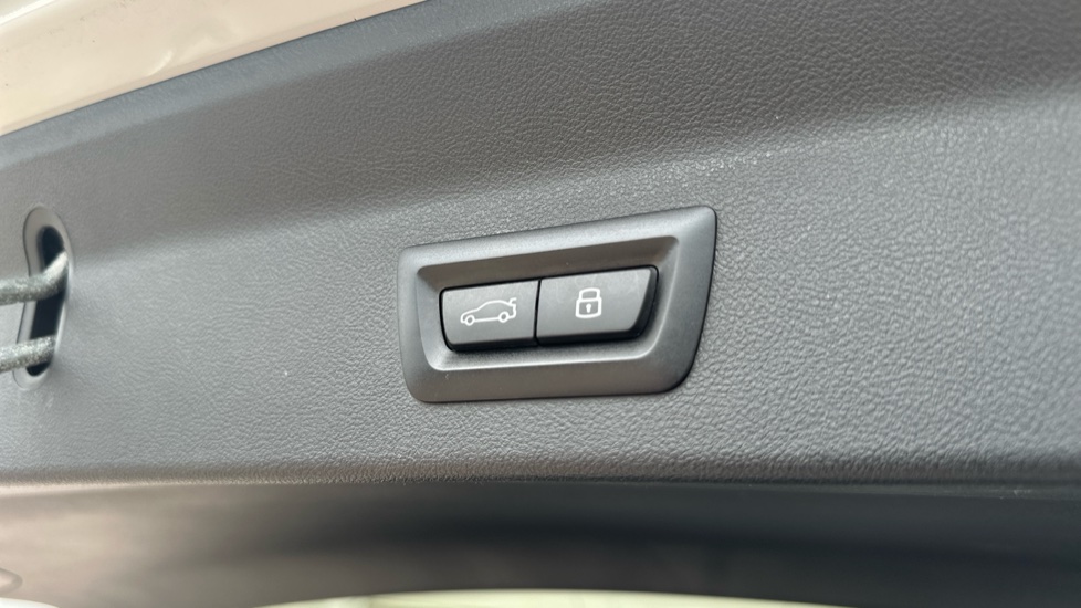 BMW iX3 210kW M Sport Pro 80kWh 5dr Auto Electric Estate - Image 26