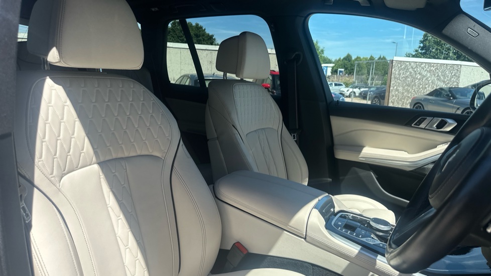 BMW X5 xDrive50e M Sport 5dr Auto Estate - Image 11