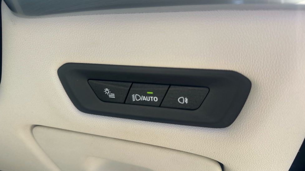 BMW X5 xDrive50e M Sport 5dr Auto Estate - Image 32