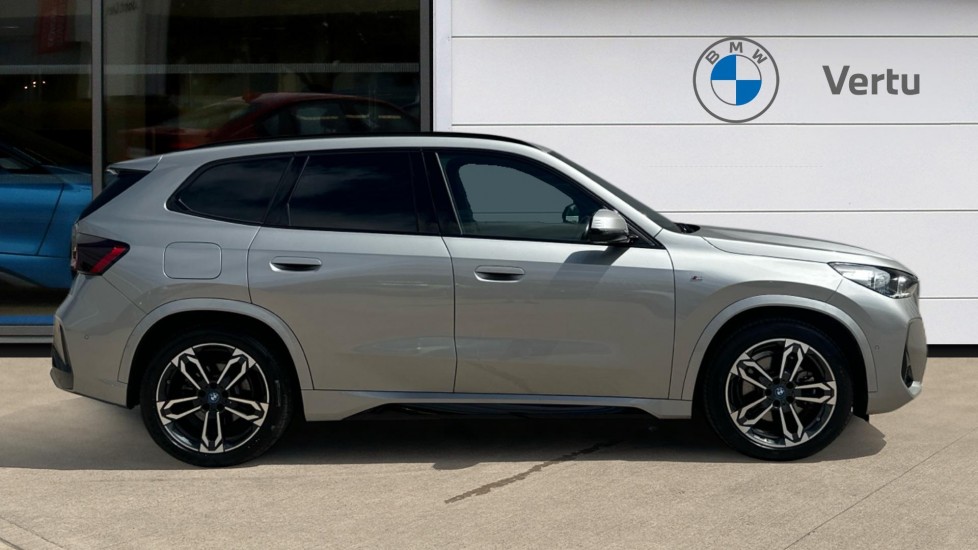 BMW iX1 230kW xDrive30 M Sport 65kWh 5dr Auto Electric Estate - Image 3