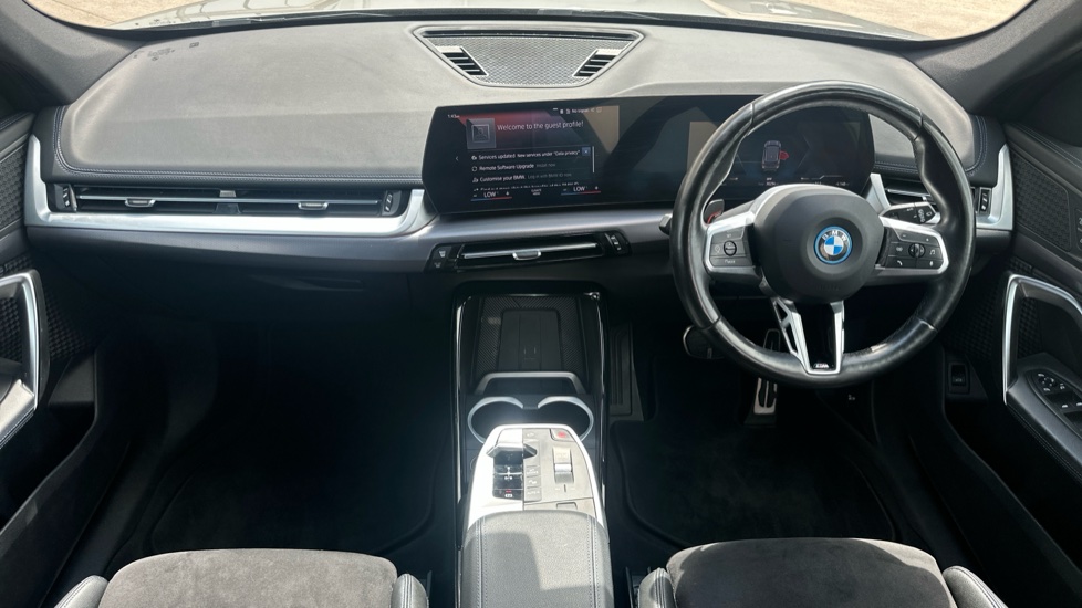 BMW iX1 230kW xDrive30 M Sport 65kWh 5dr Auto Electric Estate - Image 4
