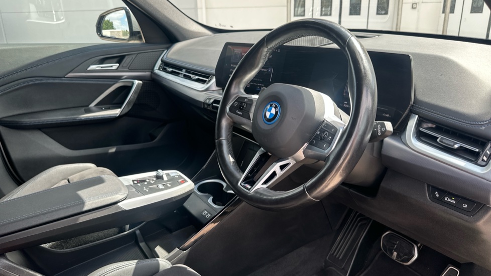 BMW iX1 230kW xDrive30 M Sport 65kWh 5dr Auto Electric Estate - Image 6