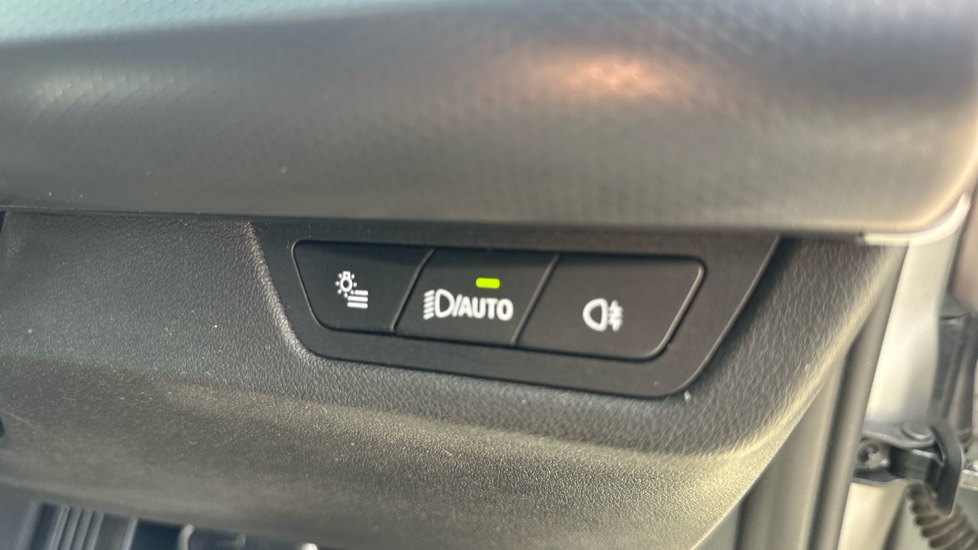 BMW iX1 230kW xDrive30 M Sport 65kWh 5dr Auto Electric Estate - Image 20