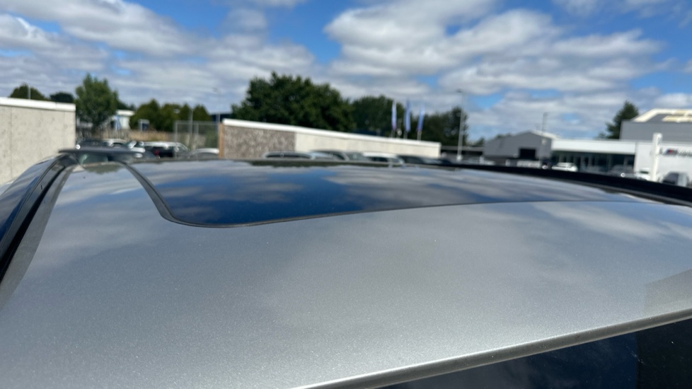 BMW iX1 230kW xDrive30 M Sport 65kWh 5dr Auto Electric Estate - Image 21