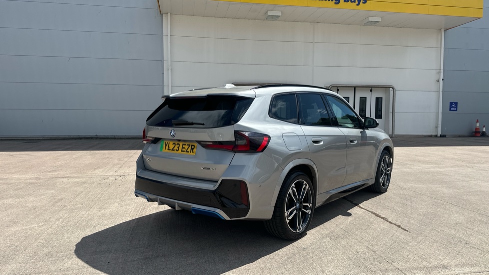 BMW iX1 230kW xDrive30 M Sport 65kWh 5dr Auto Electric Estate - Image 24