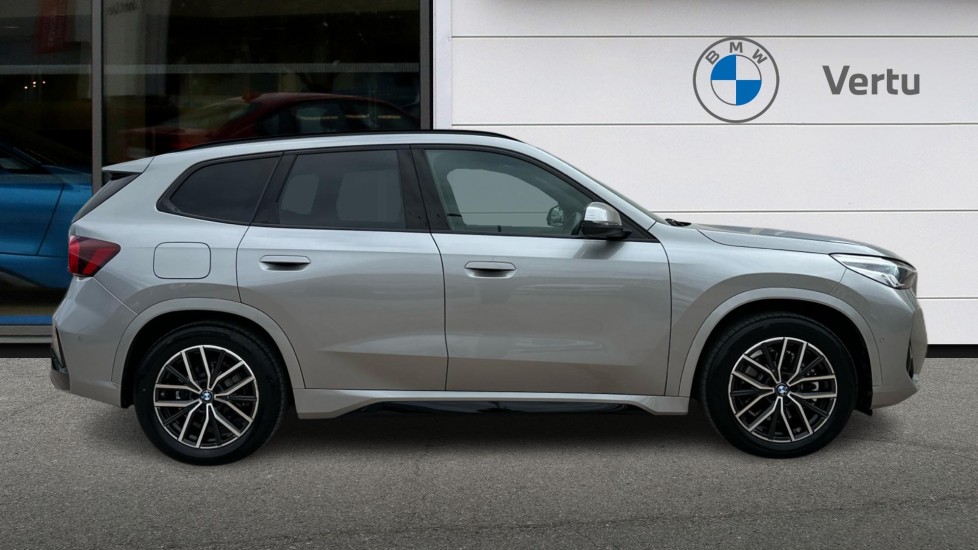 BMW iX1 230kW xDrive30 M Sport 65kWh 5dr Auto Electric Estate - Image 3