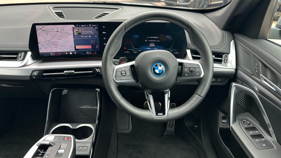 BMW iX1 230kW xDrive30 M Sport 65kWh 5dr Auto Electric Estate - Image 5