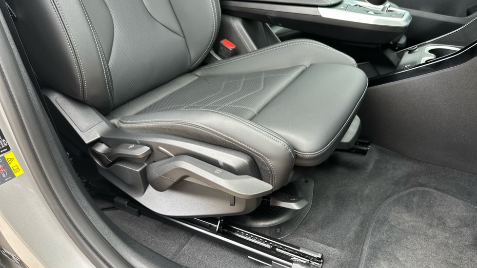 BMW iX1 230kW xDrive30 M Sport 65kWh 5dr Auto Electric Estate - Image 33