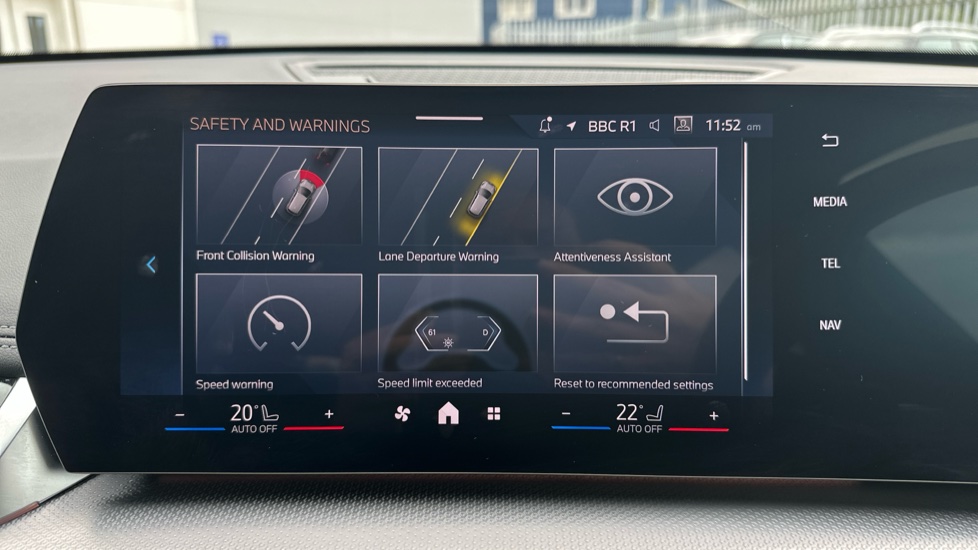 BMW iX1 230kW xDrive30 M Sport 65kWh 5dr Auto Electric Estate - Image 39