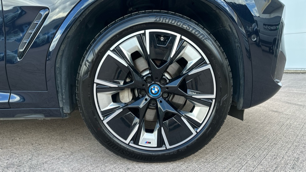 BMW iX3 210kW M Sport Pro 80kWh 5dr Auto Electric Estate - Image 14