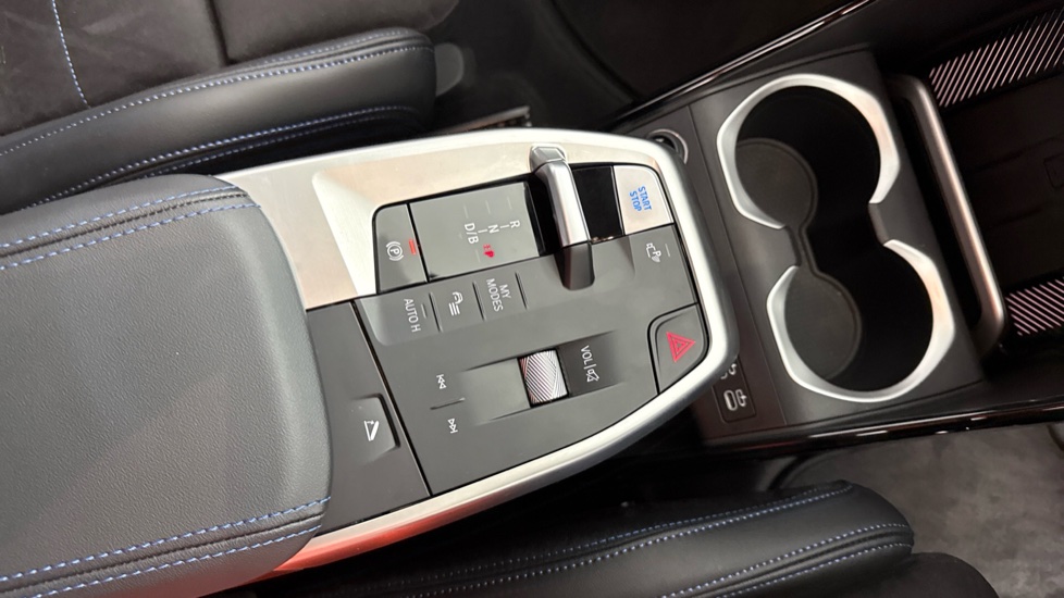 BMW iX1 150kW eDrive20 M Sport 65kWh 5dr Auto [Tech/Pro] Electric Estate - Image 10