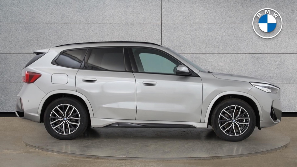 BMW iX1 230kW xDrive30 M Sport 65kWh 5dr Auto Electric Estate - Image 3