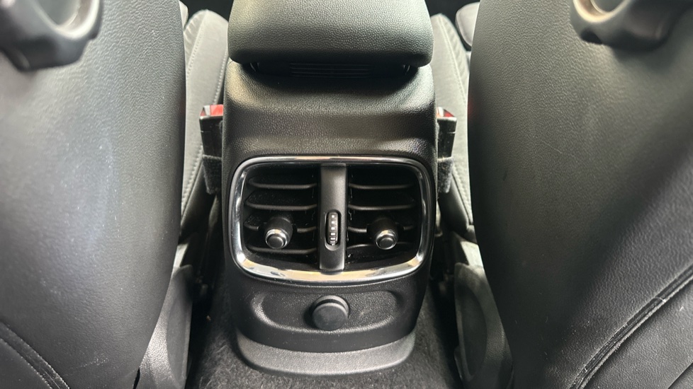 MINI Clubman 2.0 Cooper S 6dr Auto Petrol Estate - Image 28