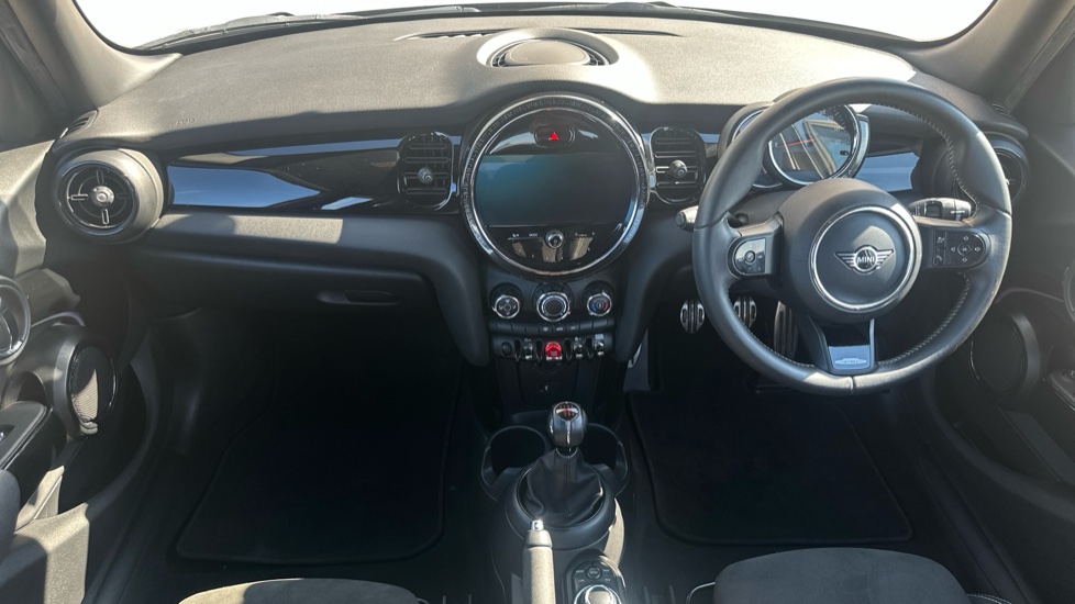 MINI Hatchback 1.5 Cooper Sport 5dr Auto Petrol Hatchback - Image 4