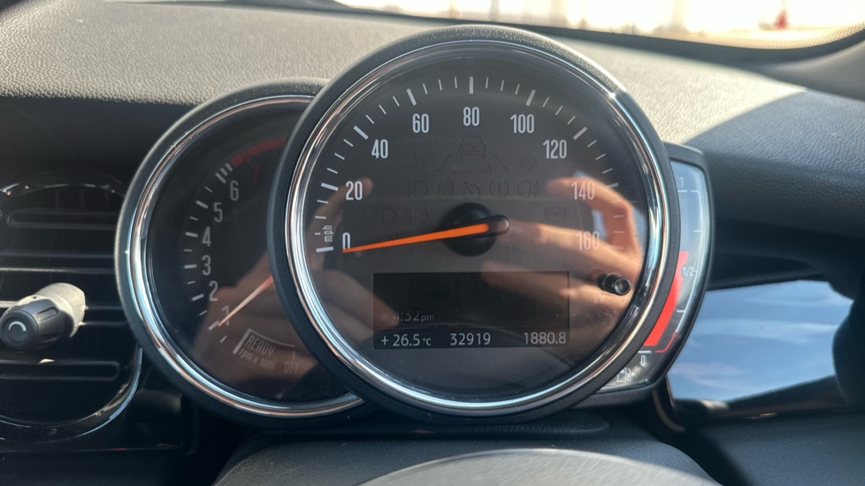 MINI Hatchback 1.5 Cooper Sport 5dr Auto Petrol Hatchback - Image 9