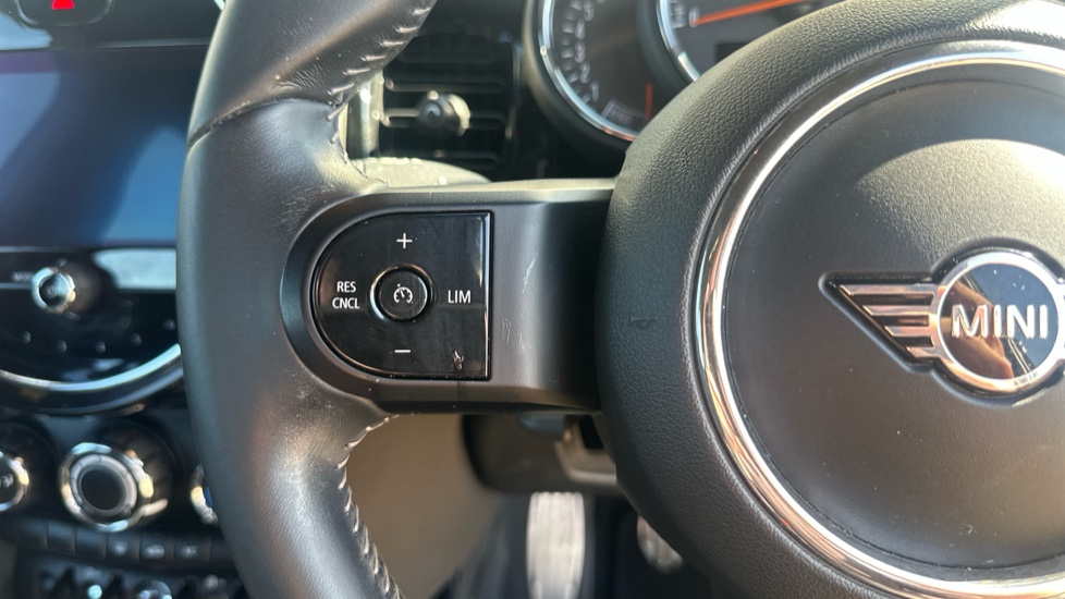 MINI Hatchback 1.5 Cooper Sport 5dr Auto Petrol Hatchback - Image 17