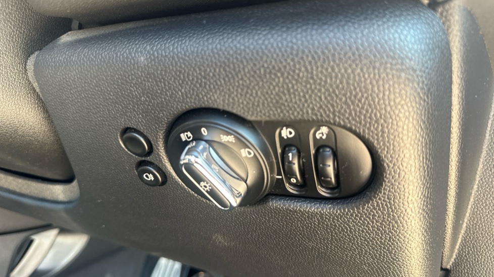 MINI Hatchback 1.5 Cooper Sport 5dr Auto Petrol Hatchback - Image 28