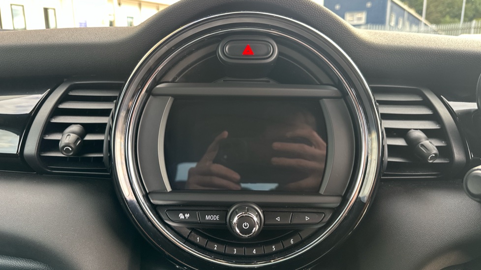 MINI Hatchback 1.5 Cooper Sport II 5dr Petrol Hatchback - Image 8
