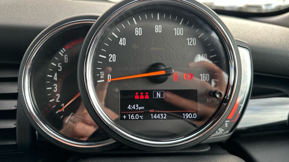 MINI Hatchback 1.5 Cooper Sport II 5dr Petrol Hatchback - Image 9