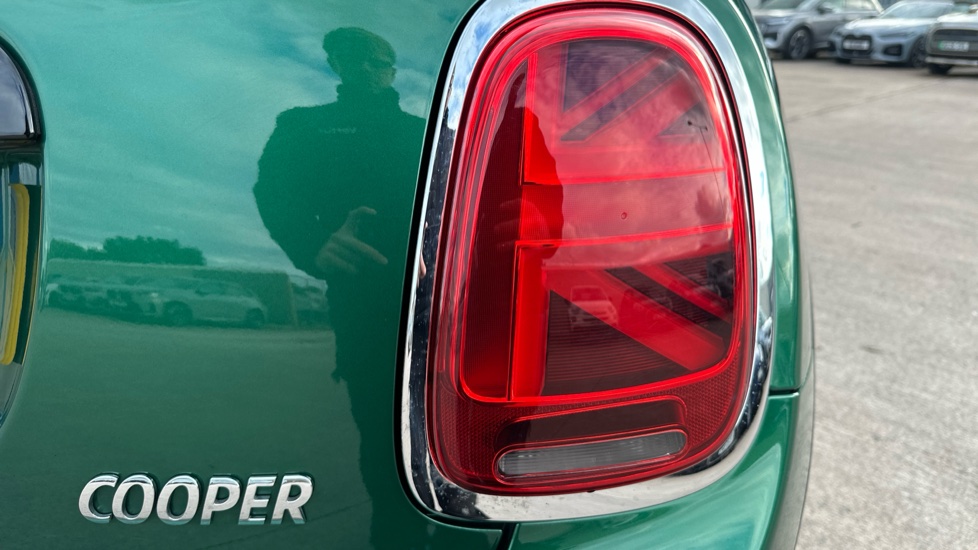 MINI Hatchback 1.5 Cooper Sport II 5dr Petrol Hatchback - Image 22