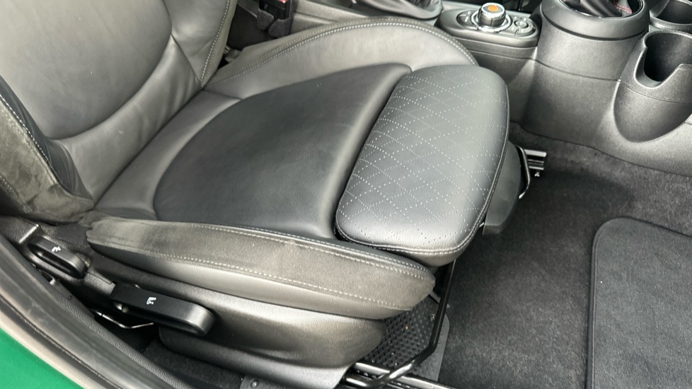 MINI Hatchback 1.5 Cooper Sport II 5dr Petrol Hatchback - Image 29
