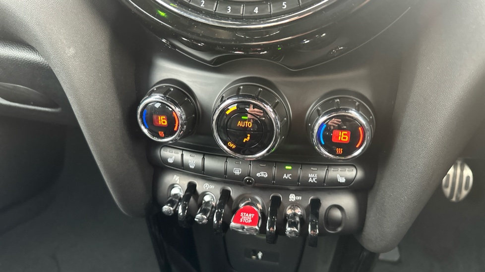 MINI Hatchback 1.5 Cooper Sport II 5dr Petrol Hatchback - Image 31