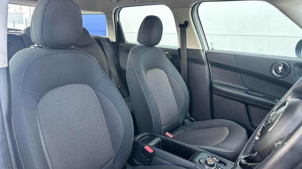 MINI Countryman 2.0 Cooper D 5dr Auto Diesel Hatchback - Image 11