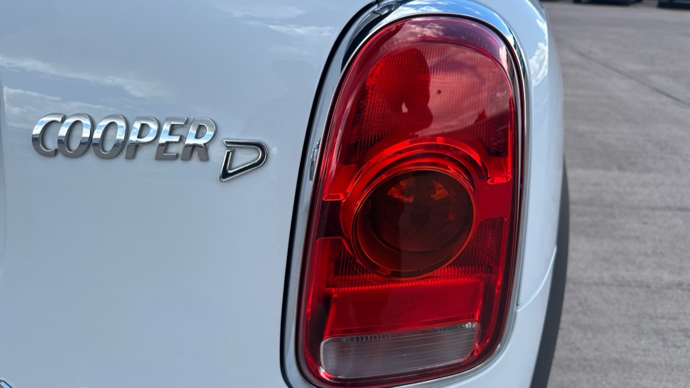 MINI Countryman 2.0 Cooper D 5dr Auto Diesel Hatchback - Image 22