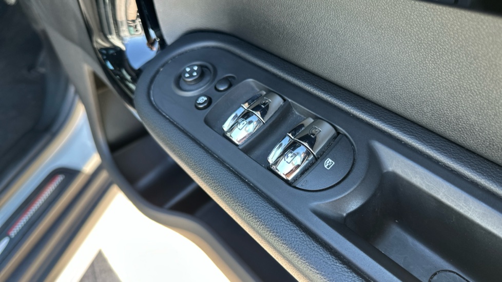 MINI Countryman 1.5 Cooper Sport 5dr Petrol Hatchback - Image 33