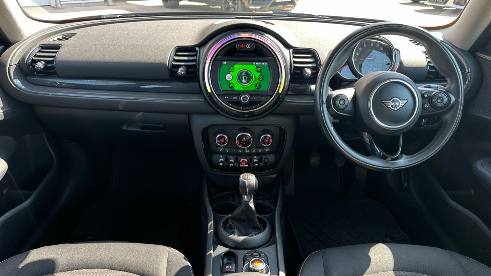 MINI Clubman 1.5 Cooper Classic 6dr Petrol Estate - Image 4