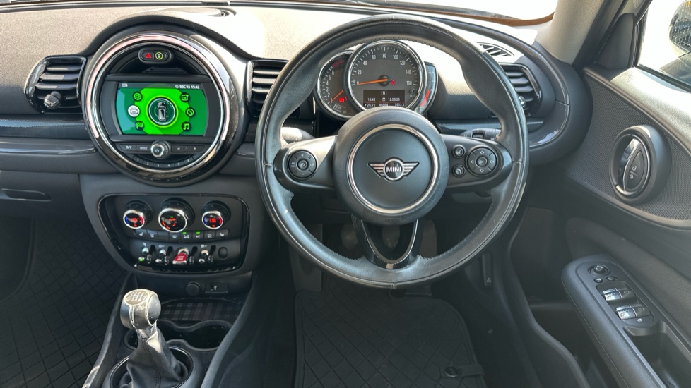 MINI Clubman 1.5 Cooper Classic 6dr Petrol Estate - Image 5