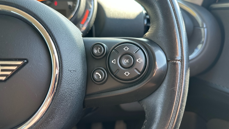 MINI Clubman 1.5 Cooper Classic 6dr Petrol Estate - Image 18