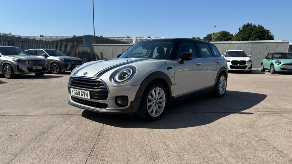 MINI Clubman 1.5 Cooper Classic 6dr Petrol Estate - Image 24