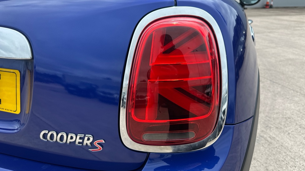MINI Convertible 2.0 Cooper S 25th Anniversary II 2dr Auto Petrol Convertible - Image 20