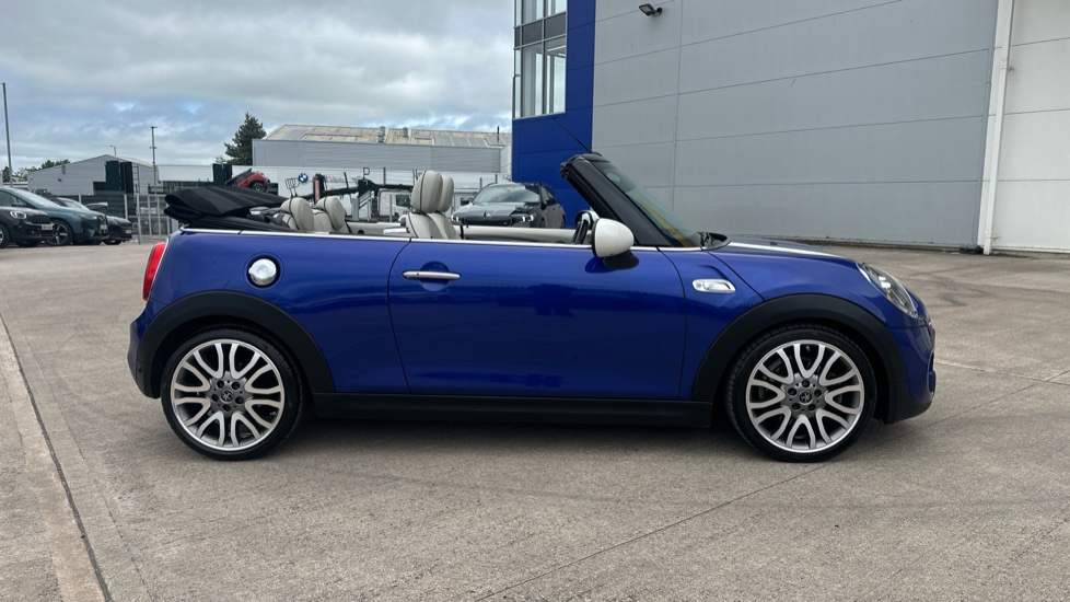 MINI Convertible 2.0 Cooper S 25th Anniversary II 2dr Auto Petrol Convertible - Image 22
