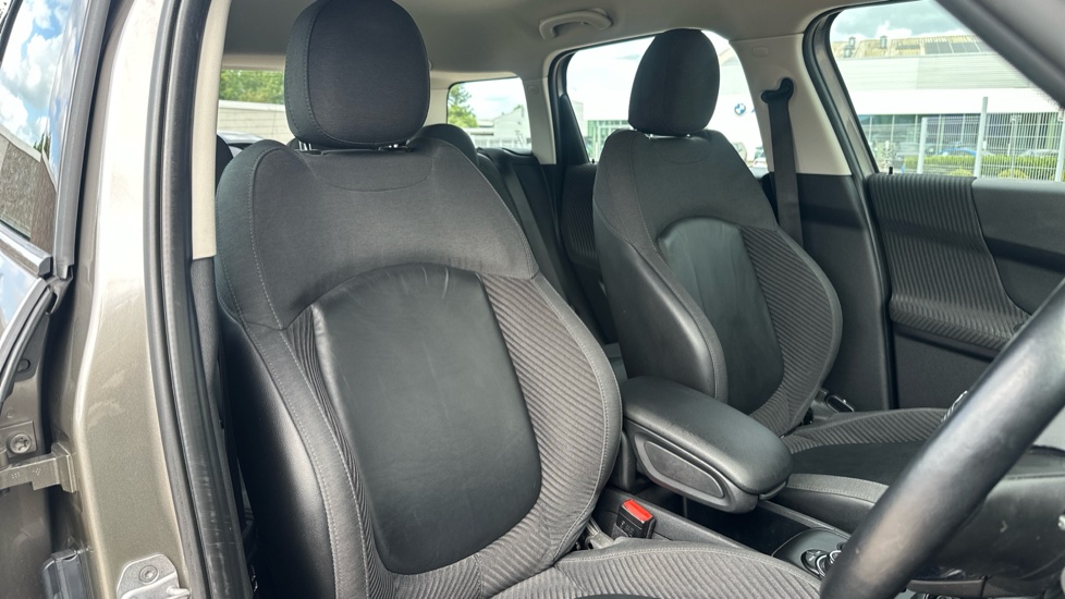 MINI Countryman 1.5 Cooper 5dr Auto [Chili/Nav+ Pack] Petrol Hatchback - Image 15