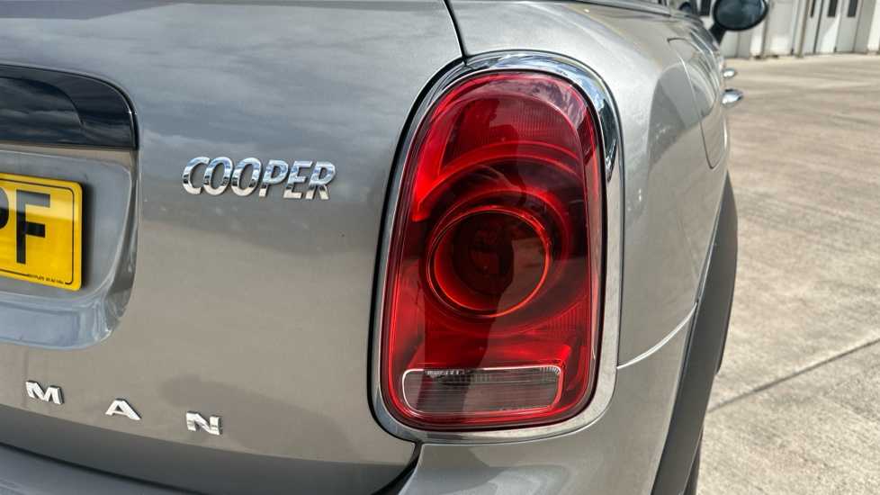 MINI Countryman 1.5 Cooper 5dr Auto [Chili/Nav+ Pack] Petrol Hatchback - Image 20