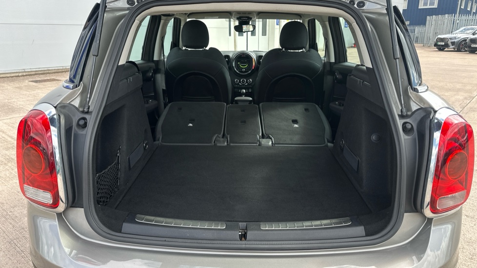 MINI Countryman 1.5 Cooper 5dr Auto [Chili/Nav+ Pack] Petrol Hatchback - Image 24