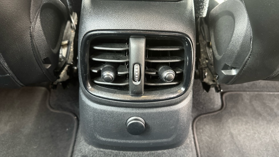 MINI Countryman 1.5 Cooper 5dr Auto [Chili/Nav+ Pack] Petrol Hatchback - Image 26