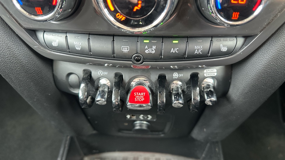 MINI Countryman 1.5 Cooper 5dr Auto [Chili/Nav+ Pack] Petrol Hatchback - Image 31