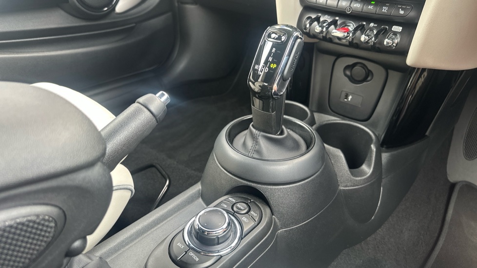 MINI Hatchback 1.5 Cooper Exclusive 3dr Auto Petrol Hatchback - Image 10